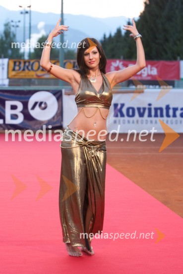 Maya, trebušna plesalkaVIP CUP 2011, 24. teniški turnir dvojic