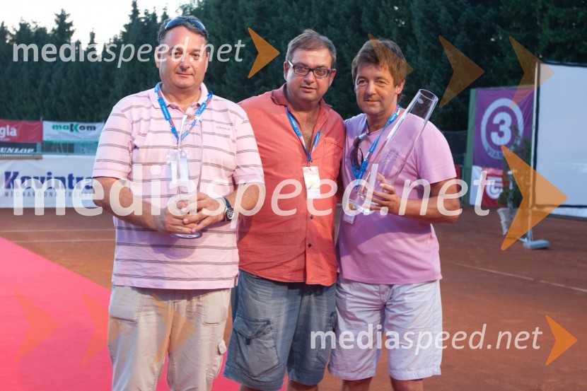 Goran Rošer, Bruno Juriševič, direktor podjetja Barede d.o.o. in Matjaž KončanVIP CUP 2011, 24. teniški turnir dvojic