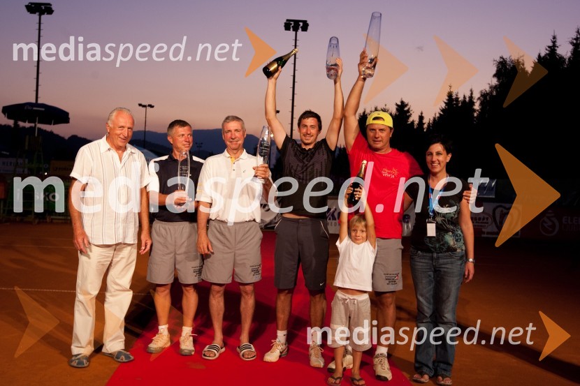 Marjan Gaberšek, nekdanji direktor velenjskega M Cluba, bivši podžupan, Brane Vrtačnik, Jože Kavtičnik, oče rokometaša Vida Kavtičnika, Nejc Jeraša, Eduard Subotch s sinom in Marjetka Gaberšek Golež, direktorica podjetja Grupa EuraVIP CUP 2011, 24. teniški turnir dvojic