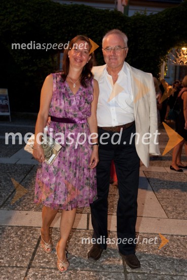 Kristijan Ukmar, nekdanji ravnatelj SNG Opera in Balet Ljubljana in soproga Branka Strmole Ukmar, pedagoginjaFestival Ljubljana 2011: Hair, muzikal