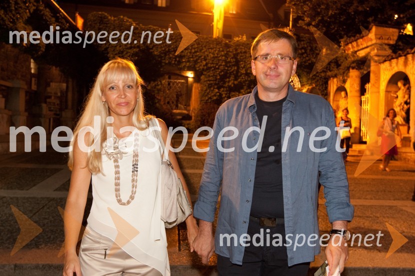 Jani Möderndorfer, ljubljanski podžupan s soprogoFestival Ljubljana 2011: Hair, muzikal