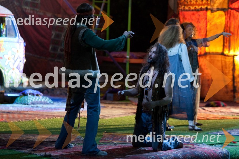 Hair, prizor iz predstaveFestival Ljubljana 2011: Hair, muzikal