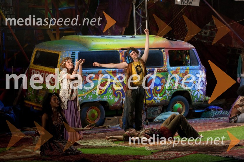 Hair, prizor iz predstaveFestival Ljubljana 2011: Hair, muzikal