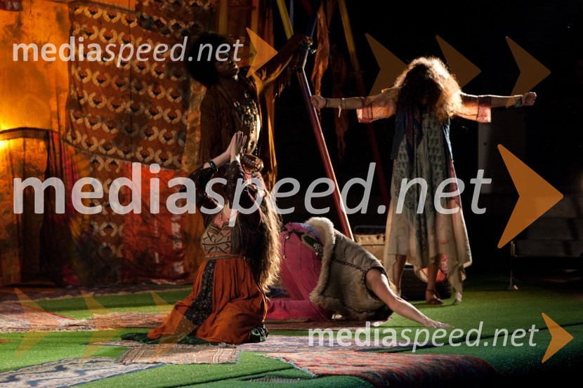 Hair, prizor iz predstaveFestival Ljubljana 2011: Hair, muzikal