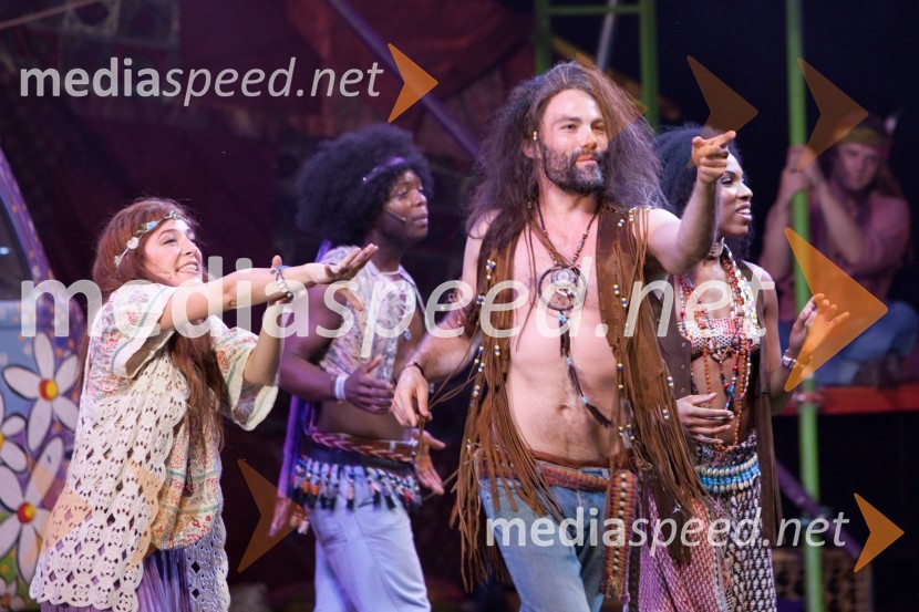 Hair, prizor iz predstaveFestival Ljubljana 2011: Hair, muzikal