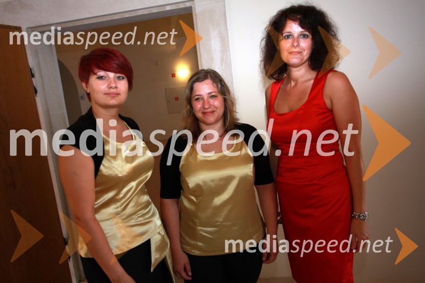 Andreja Novak, marketing Radgonske gorice, Tanja Skotnik, Radgonske gorice in Tatjana Kotnik Karba, KultproturSalon Traminec 2011