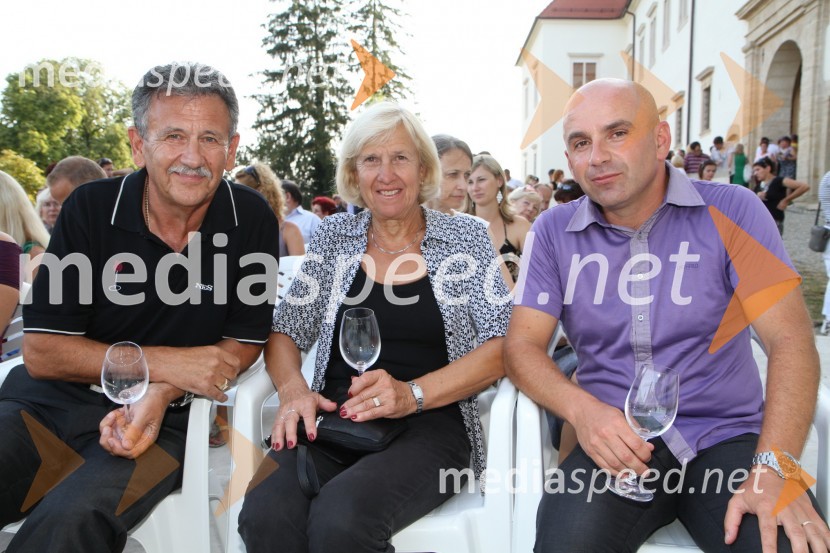 Anton Kampuš, župan Občine Gornja Radgona in soproga Marija ter Marjan Hribar, generalni direktor Direktorata za turizem na Ministrstvu za gospodarstvoSalon Traminec 2011