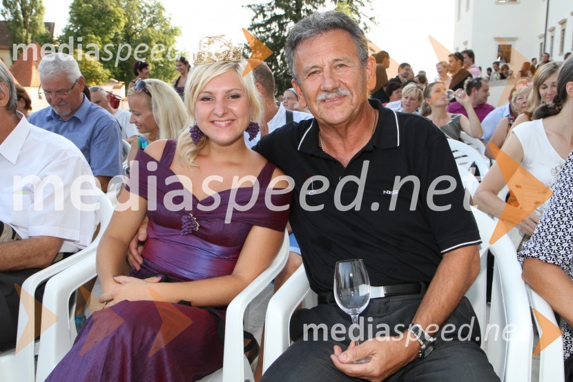 Simona Žugelj, Vinska kraljica Slovenije 2011 in Anton Kampuš, župan Občine Gornja RadgonaSalon Traminec 2011