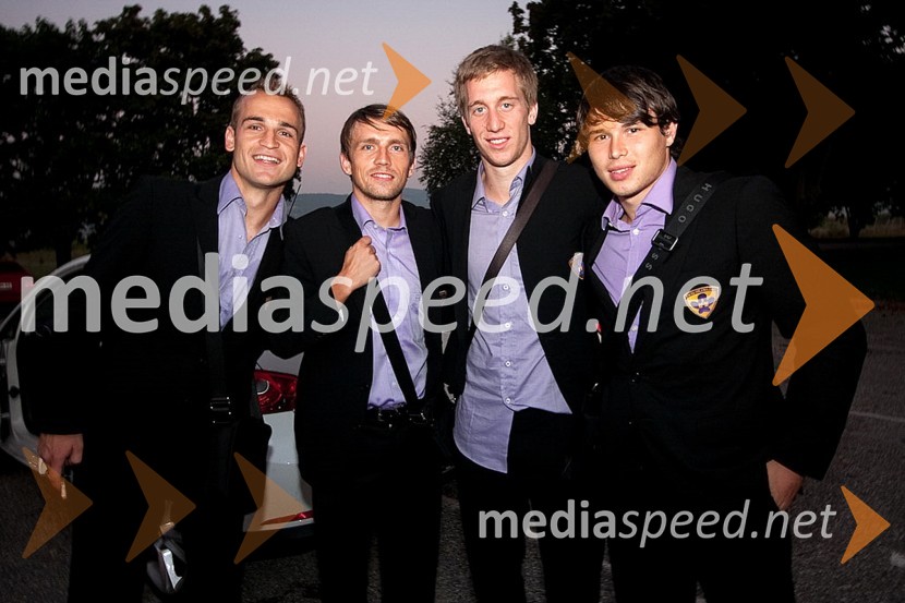 Dalibor Volaš, Dejan Mezga, Robert Berić, Etien Velikonja, nogometaši NK MariborVrnitev nogometašev NK Maribor po zmagi za Evropo nad Glasgow Rangers