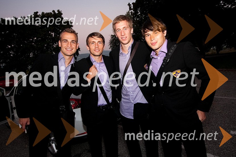 Dalibor Volaš, Dejan Mezga, Robert Berić, Etien Velikonja, nogometaši NK MariborVrnitev nogometašev NK Maribor po zmagi za Evropo nad Glasgow Rangers