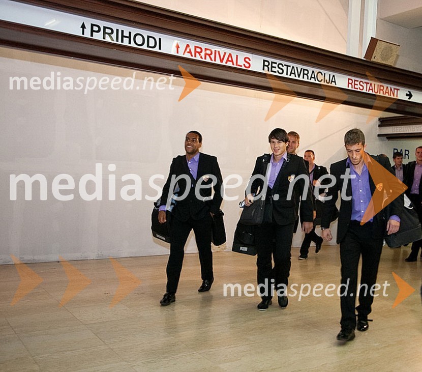 Marcos Tavares, Etien Velikonja, Agim Ibraimi, nogometaši NK MariborVrnitev nogometašev NK Maribor po zmagi za Evropo nad Glasgow Rangers