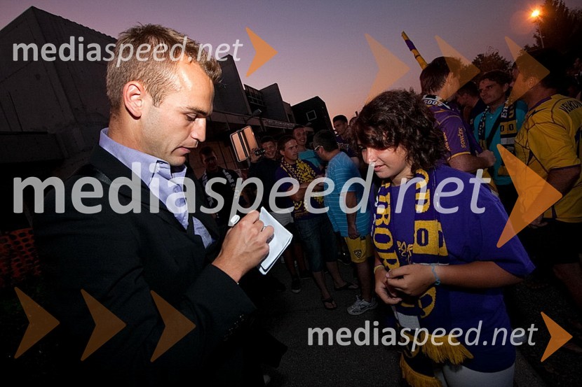 Dalibor Volaš, nogometaš NK Maribor in ...Vrnitev nogometašev NK Maribor po zmagi za Evropo nad Glasgow Rangers