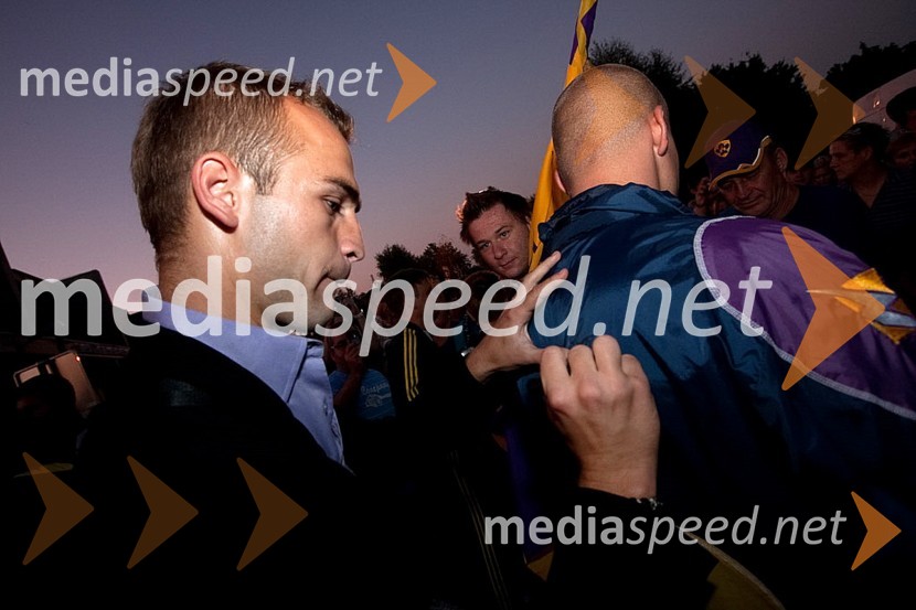 Dalibor Volaš, nogometaš NK Maribor in ...Vrnitev nogometašev NK Maribor po zmagi za Evropo nad Glasgow Rangers