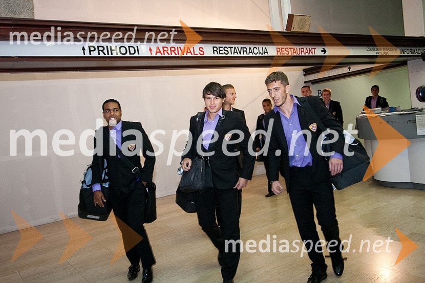 Marcos Tavares, Etien Velikonja, Agim Ibraimi, nogometaši NK MariborVrnitev nogometašev NK Maribor po zmagi za Evropo nad Glasgow Rangers