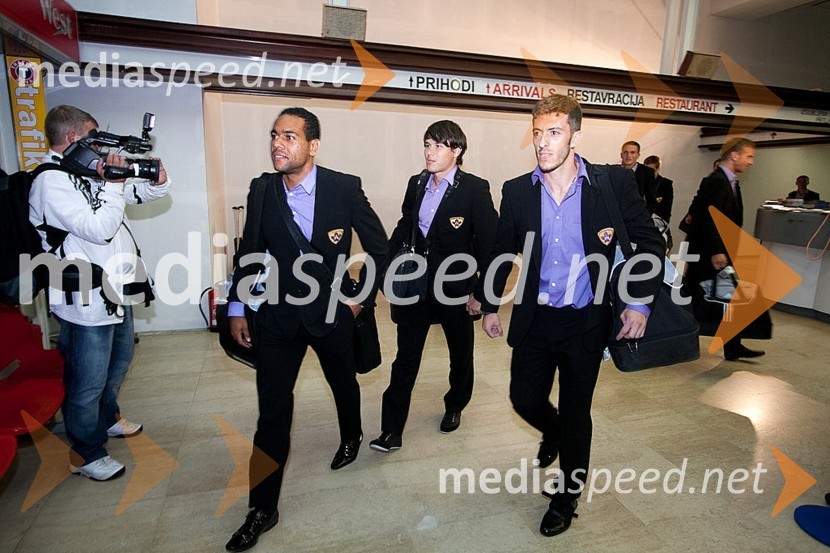 Marcos Tavares, Etien Velikonja, Agim Ibraimi, nogometaši NK MariborVrnitev nogometašev NK Maribor po zmagi za Evropo nad Glasgow Rangers