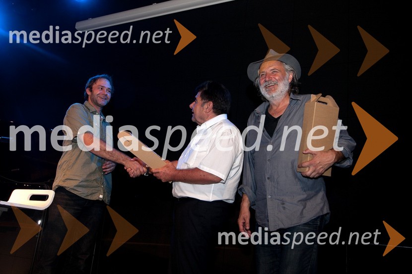 Jure Ivanušič, igralec ter glasbenik, Uroš Štanc, župan občine Ruše in Rade Šerbedžija, igralec in pevec12. festival letni oder Ruše, koncert Rade Šerbedžija in Jure Ivanušič