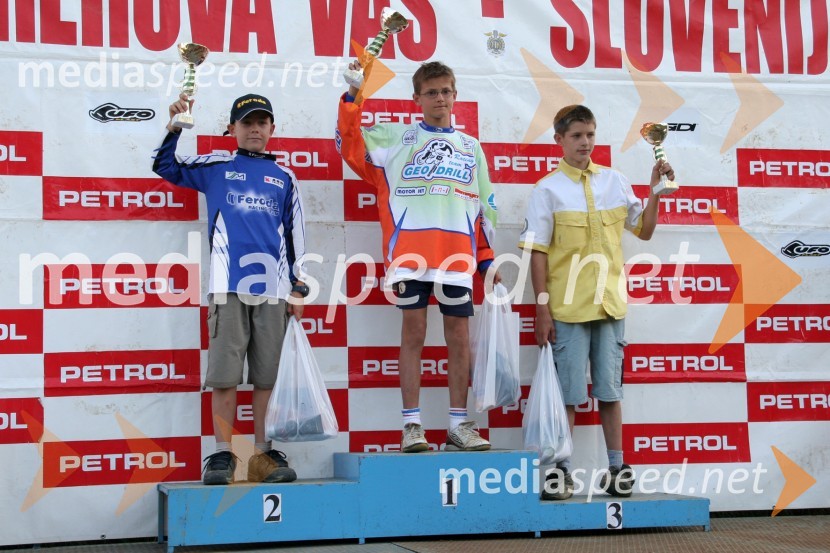 Zmagovalni oder v razredu podmladek 80 ccm: Matevž Jerebic (AMD Feroda), Jaka Juvan (Geodrill RT) in Dejan Zver (AMD Slovenske Konjice)MOTOKROS, 6. dirka za DP, Orehova vas
