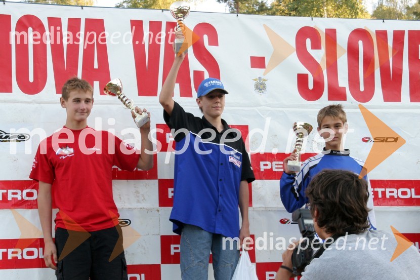 Zmagovalni oder v razredu člani do 80 ccm: Peter Tadič (MTD racing), Deni Ušaj (MK Bartog Fortuna) in Aljoša Molnar (AMD Feroda)MOTOKROS, 6. dirka za DP, Orehova vas