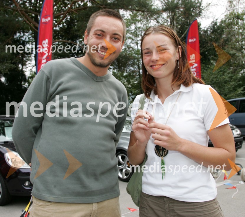Tina Maze, smučarka in njen nekdanji fant Michael ToschPredstavitev in tiskovna konferenca alpske smučarske reprezentance za sezono 2006/07