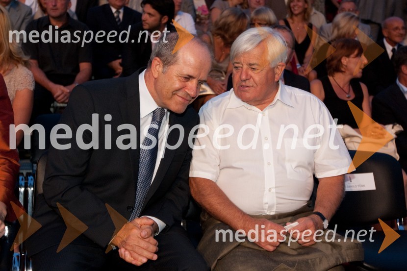 Ivan Svetlik, minister za delo, družino in socialne zadeve in Milan Kučan, prvi predsednik Republike SlovenijeKristalna palača v BTC, otvoritev najvišje stavbe v Sloveniji