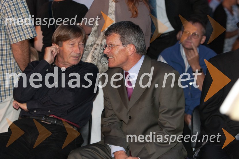 Geza Vogrinčič, profesor in Stane Valant, direktor Nacionalne finančne družbe d.d. in predsednik Smučarske zveze SlovenijeKristalna palača v BTC, otvoritev najvišje stavbe v Sloveniji