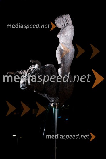 Kip EvropeKristalna palača v BTC, otvoritev najvišje stavbe v Sloveniji