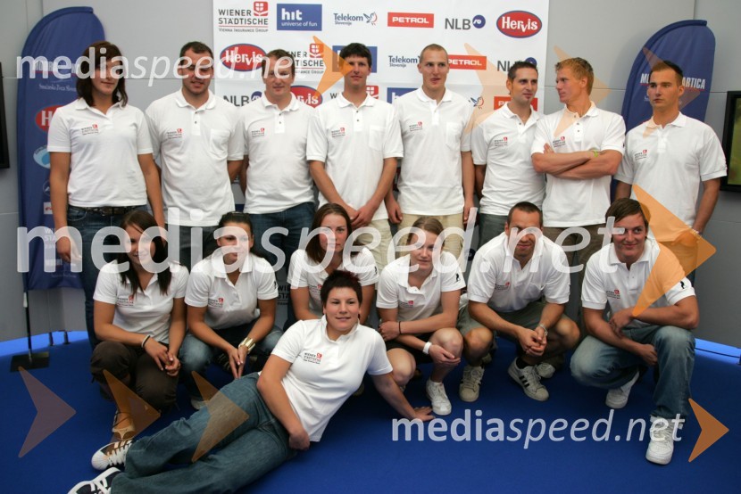 Ženska in moška alpska smučarska reprezentancaPredstavitev in tiskovna konferenca alpske smučarske reprezentance za sezono 2006/07