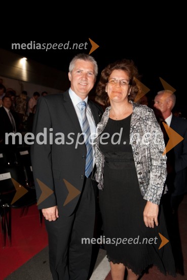 Anton Štihec, župan občine Murska Sobota s soprogoKristalna palača v BTC, otvoritev najvišje stavbe v Sloveniji