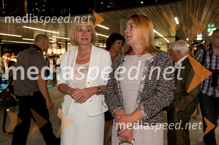 Jadranka Dakić, podžupanja Mestne občine Ljubljana in Irena MermalKristalna palača v BTC, otvoritev najvišje stavbe v Sloveniji