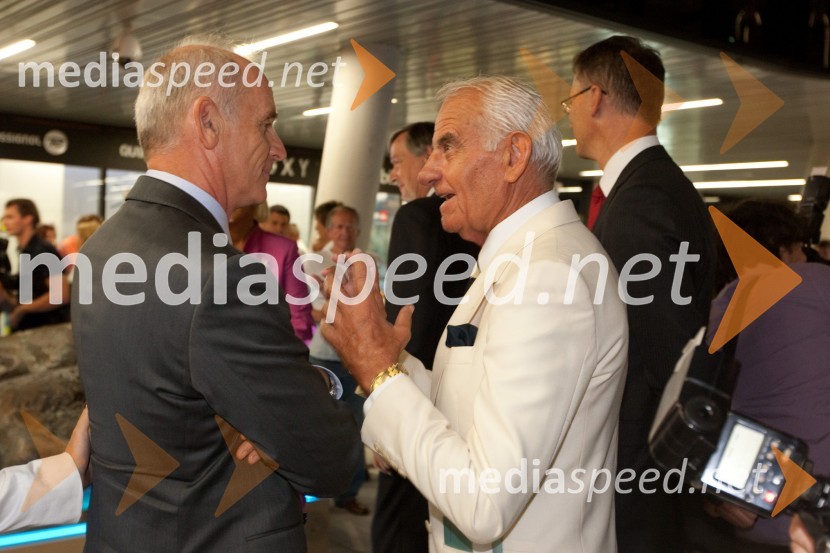 Jože Mermal, predsednik uprave BTC in Milan Popovac, zadnji jugoslovanski ambasador v ItalijKristalna palača v BTC, otvoritev najvišje stavbe v Sloveniji