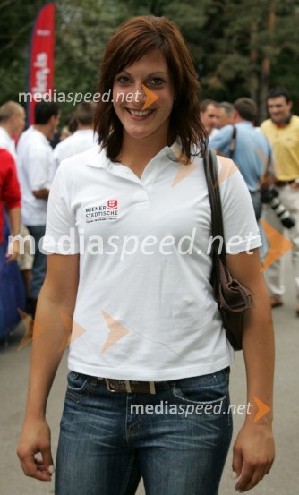 Petra Robnik, smučarkaPredstavitev in tiskovna konferenca alpske smučarske reprezentance za sezono 2006/07