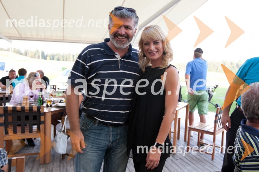 Roman Jakič, direktor Zavoda Tivoli in Metka Pevec Kejžar, odnosi z javnostjo AutocommerceMercedes Trophy 2011, golf turnir