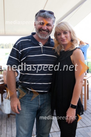 Roman Jakič, direktor Zavoda Tivoli in Metka Pevec Kejžar, odnosi z javnostjo AutocommerceMercedes Trophy 2011, golf turnir