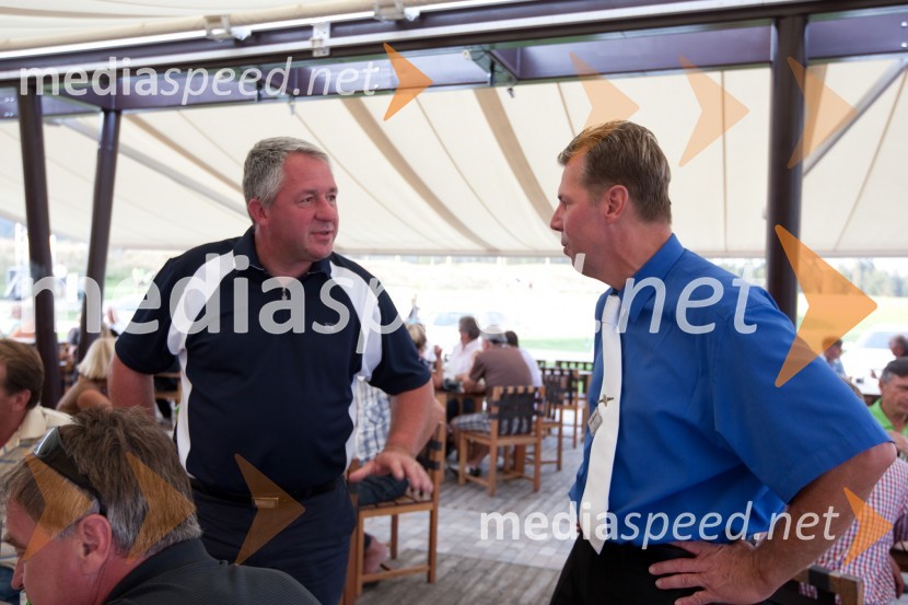 Štefan Vöröš, direktor Autocommerce in Aleš Ogrin, barmanMercedes Trophy 2011, golf turnir