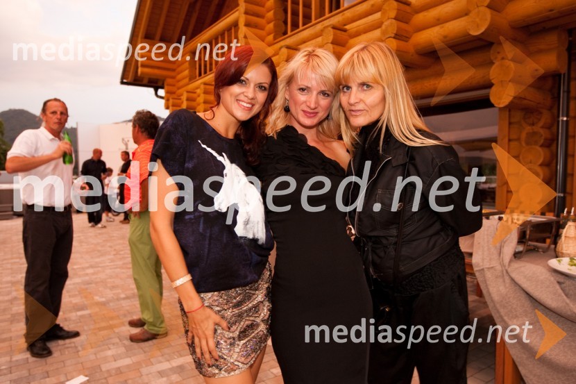 	Nina Osenar, Metka Pevec Kejžar, odnosi z javnostjo Autocommerce in Dada Jerovšek, Kaval GroupMercedes Trophy 2011, golf turnir