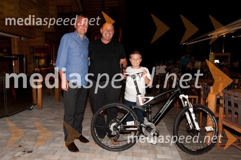 	Igor Geršak, Autocommerce,  Matjaž Arzenšek in sin RokMercedes Trophy 2011, golf turnir