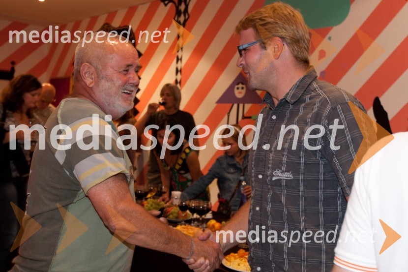 Aco Šunjič, producent Lutkovnega gledališča v Ljubljani in Izidor Kozelj, vodja predstaveLaila, premiera v Lutkovnem gledališču Ljubljana