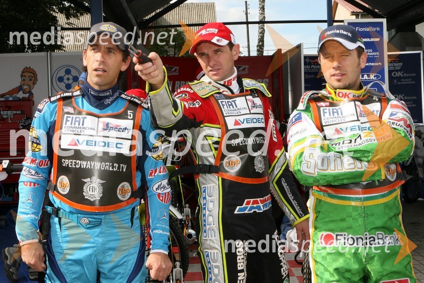 Greg Hancock (ZDA), Leigh Adams (Avstralija) in Nicki Pedersen  (Danska) pri ogledu treningaSPEEDWAY GRAND PRIX, VN Latvije 2006, trening