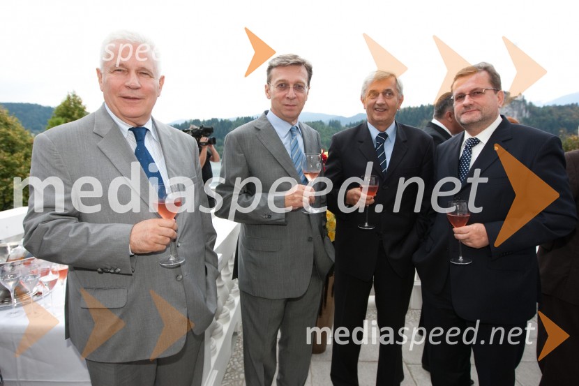 Ranko Milović, veleposlanik Črne gore v Sloveniji, Predrag Filipov, veleposlanik Srbije v Sloveniji, ... in 	Rimutis Klevečka, veleposlanik republike Litve v SlovenijiSprejem Veleposlaništva Republike Makedonije ob Dnevu neodvisnosti in 20. obletnici Republike Makedonije