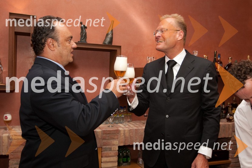 Igor Popov, veleposlanik Republike Makedonije v Sloveniji in Janez Škrabec, direktor podjetja Riko d.o.o.Sprejem Veleposlaništva Republike Makedonije ob Dnevu neodvisnosti in 20. obletnici Republike Makedonije