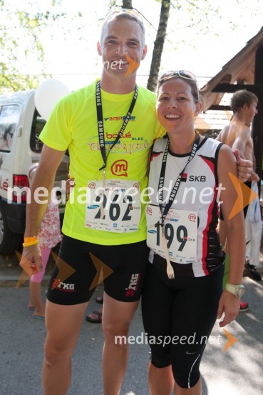 	Gregor Janežič, moderator in Maja Kepic OsojnikDobrodelni tek okoli Blejskega jezera 2011