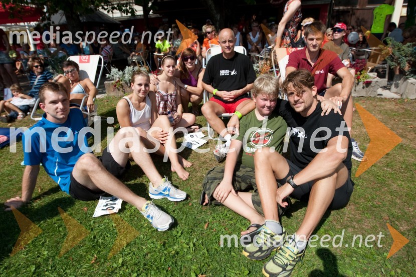 Squash ekipa s trenerjem Frenkom LangusomDobrodelni tek okoli Blejskega jezera 2011