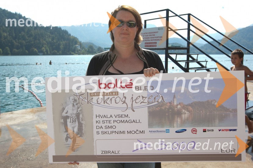 Katja Groleger Sršen, predsednica uprave društva KrosDobrodelni tek okoli Blejskega jezera 2011