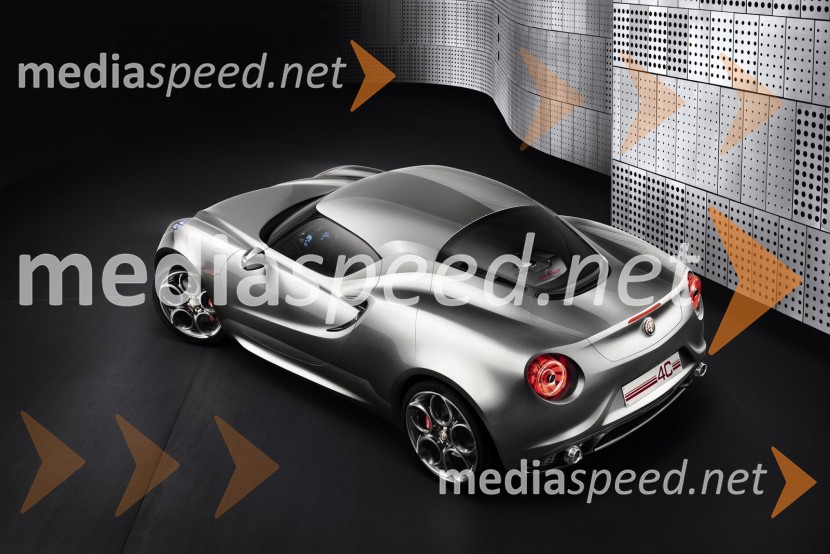 Alfa Romeo 4C koncept v metalni preoblekiIAA 2011 Frankfurt (A - H) letošnje jesenske avtomobilske novosti po abecednem redu