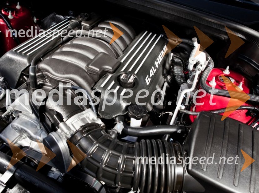 Jeep Grand Cherokee s 6.4-litrskim osemvaljnikomIAA 2011 Frankfurt (I - O) letošnje jesenske avtomobilske novosti po abecednem redu