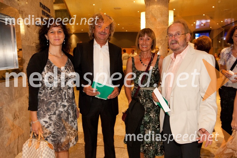 ..., Marij Čuk, novinar in Marko Kravos, pestnik, pisatelj s soprogoKdor sam do večera potuje skozi svet, premiera SNG Nova Gorica