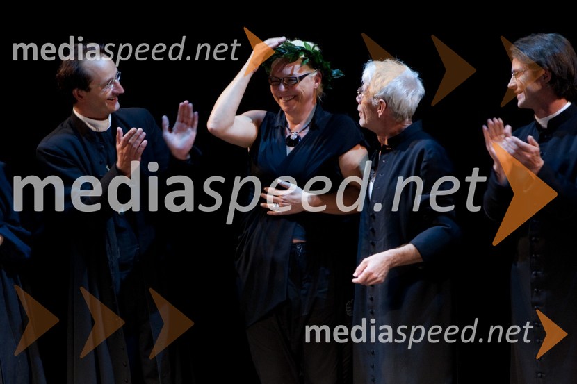 Blaž Valič, igralec, Neda Rusjan Bric, igralka, režiserka, Ivo Barišič, igralec in Peter Harl, igralecKdor sam do večera potuje skozi svet, premiera SNG Nova Gorica