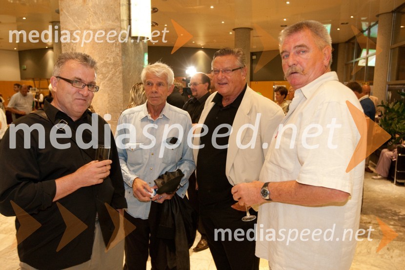 Bojan Maraž, oblikovalec, Ivo Barišič, igralec, Dušan Mlakar, režiser in Branko Ličen, igralecKdor sam do večera potuje skozi svet, premiera SNG Nova Gorica