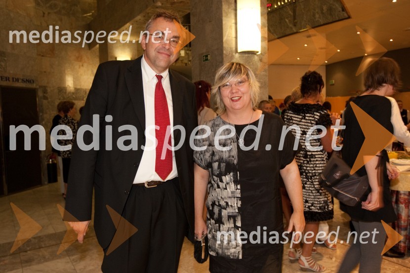 Borut Bašin, odnosi z javnostjo SNG Nova Gorica in Ira Ratej, umetniška vodja SNG Nova GoricaKdor sam do večera potuje skozi svet, premiera SNG Nova Gorica