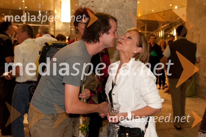 Peter Harl, igralec in Mira Lampe Vujičič, igralkaKdor sam do večera potuje skozi svet, premiera SNG Nova Gorica